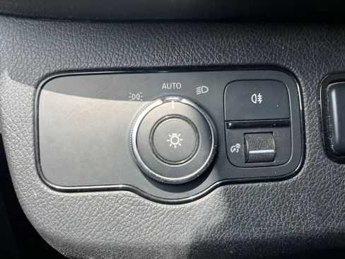 Used 2019 Mercedes-Benz Sprinter 144 image 21