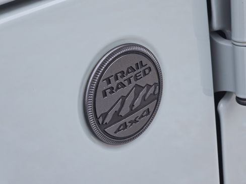 Used 2023 Jeep Wrangler Unlimited Sport AWD/4WD image 13