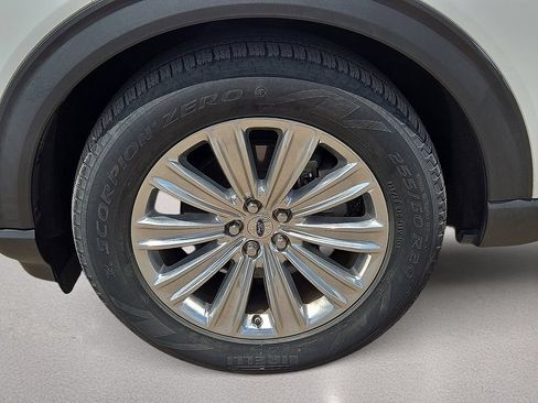 Used 2020 Ford Explorer Limited AWD/4WD image 10