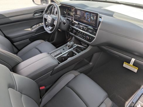 New 2026 Nissan Pathfinder SL FWD image 28