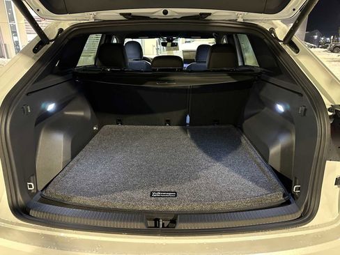 New 2026 Volkswagen Atlas Cross Sport SE image 14