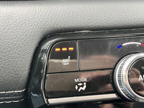 Used 2025 Honda Pilot EX-L image 19