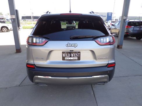Used 2019 Jeep Cherokee Limited w/ Luxury Group AWD/4WD image 5