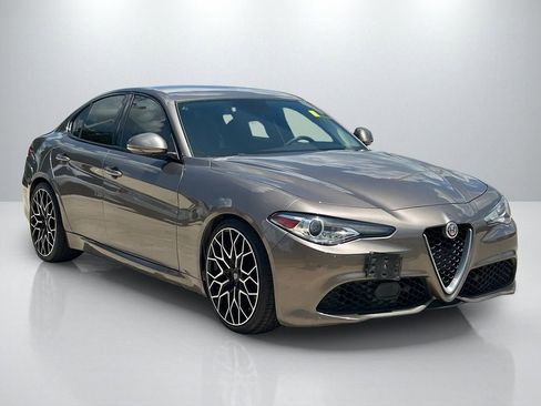 Used 2019 Alfa Romeo Giulia Ti Sport w/ Quick Order Package 22U Sport RWD image 3