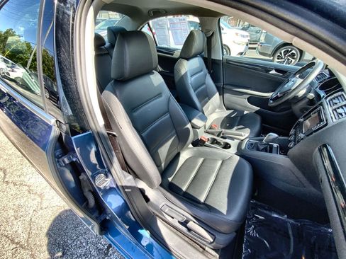 Used 2017 Volkswagen Jetta SEL Premium FWD image 26