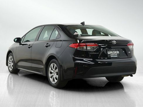 Used 2025 Toyota Corolla LE image 3