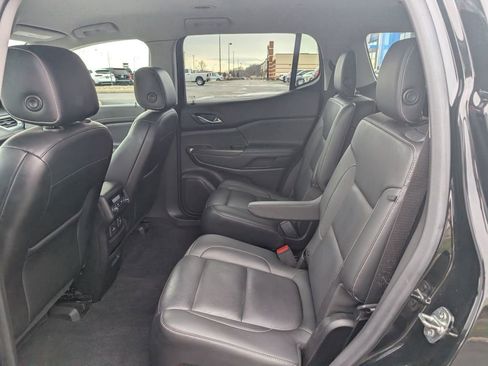 Used 2019 GMC Acadia SLT w/ Black Edition image 9