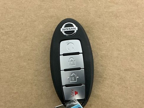 Used 2020 Nissan Kicks SV image 30