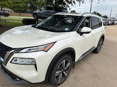 Used 2021 Nissan Rogue SL FWD image 2