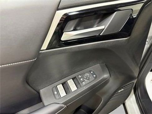 New 2026 Mitsubishi Outlander SE AWD/4WD image 14