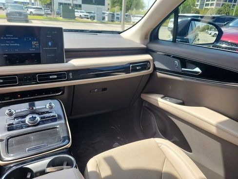 Certified 2023 Lincoln Nautilus Reserve image 21