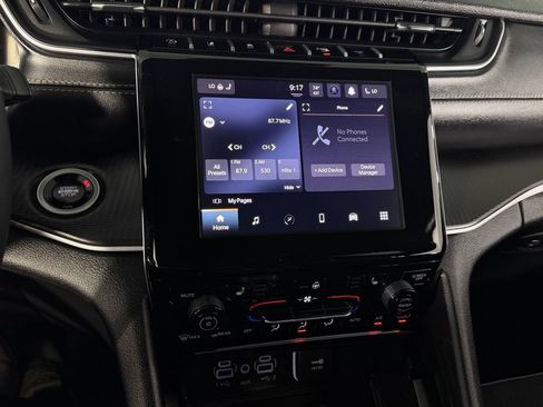 Certified 2025 Jeep Grand Cherokee Altitude AWD/4WD image 18