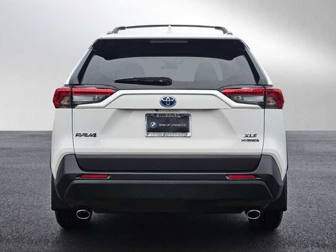 Used 2019 Toyota RAV4 XLE image 4
