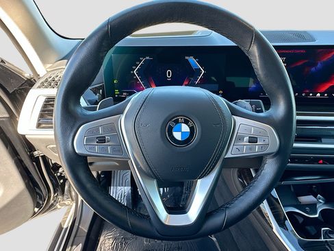 Used 2025 BMW X7 xDrive40i image 11