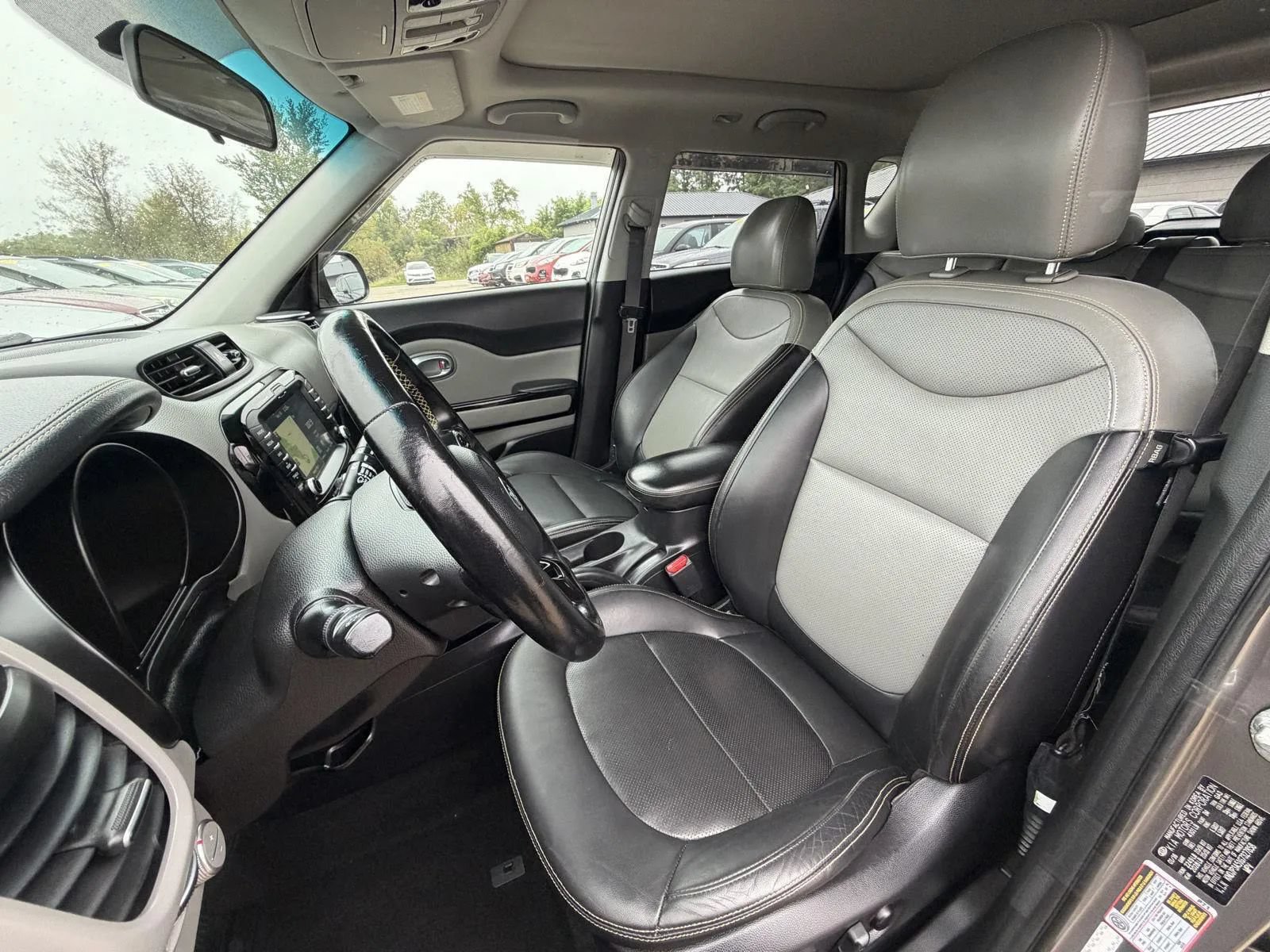 Used 2016 Kia Soul + w/ Primo Package FWD image 14