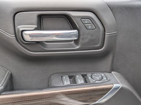 Used 2019 Chevrolet Silverado 1500 RST image 15