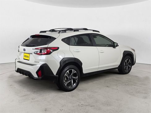 Used 2024 Subaru Crosstrek 2.0i Premium image 5