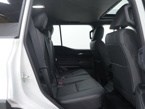 Used 2025 Toyota Land Cruiser image 12