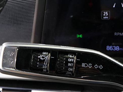 Used 2026 Cadillac Escalade V AWD/4WD image 17