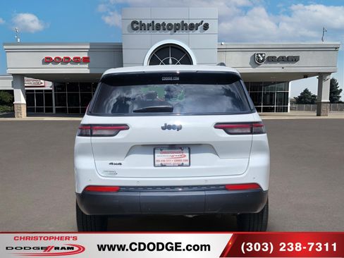 Used 2023 Jeep Grand Cherokee L Laredo AWD/4WD image 4