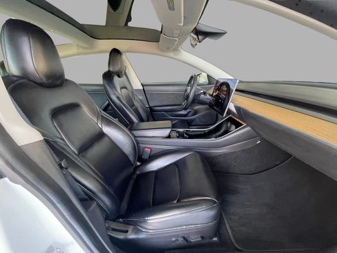 Used 2020 Tesla Model 3 Standard Range RWD image 22