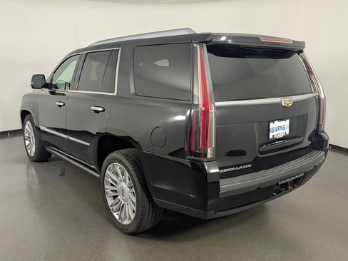 Used 2019 Cadillac Escalade Platinum image 4