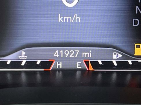 Used 2023 Jeep Cherokee Altitude Lux image 12