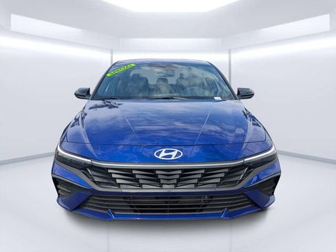 Used 2025 Hyundai Elantra SEL FWD image 8