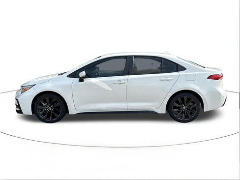 Used 2024 Toyota Corolla SE FWD image 6