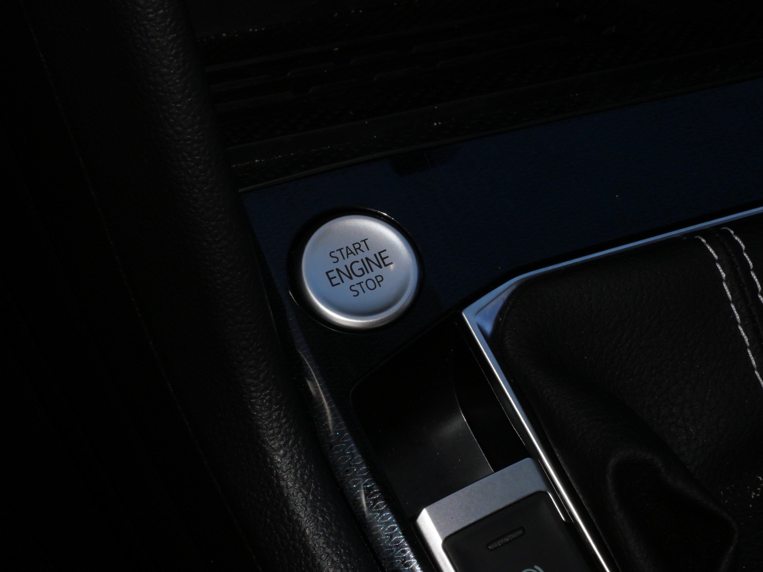 Certified 2025 Volkswagen Taos SE AWD/4WD image 28