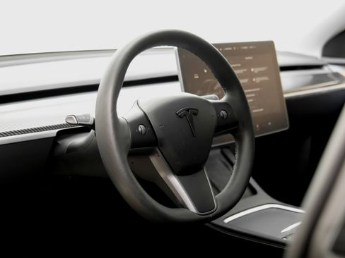 Used 2023 Tesla Model Y Long Range AWD/4WD image 19