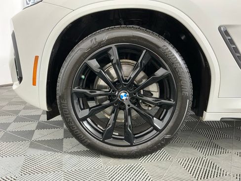 Certified 2025 BMW X4 xDrive30i w/ M Sport Package AWD/4WD image 33