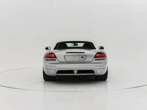 Used 2004 Dodge Viper SRT-10 image 4