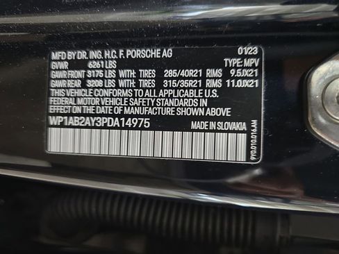 Used 2023 Porsche Cayenne S image 33