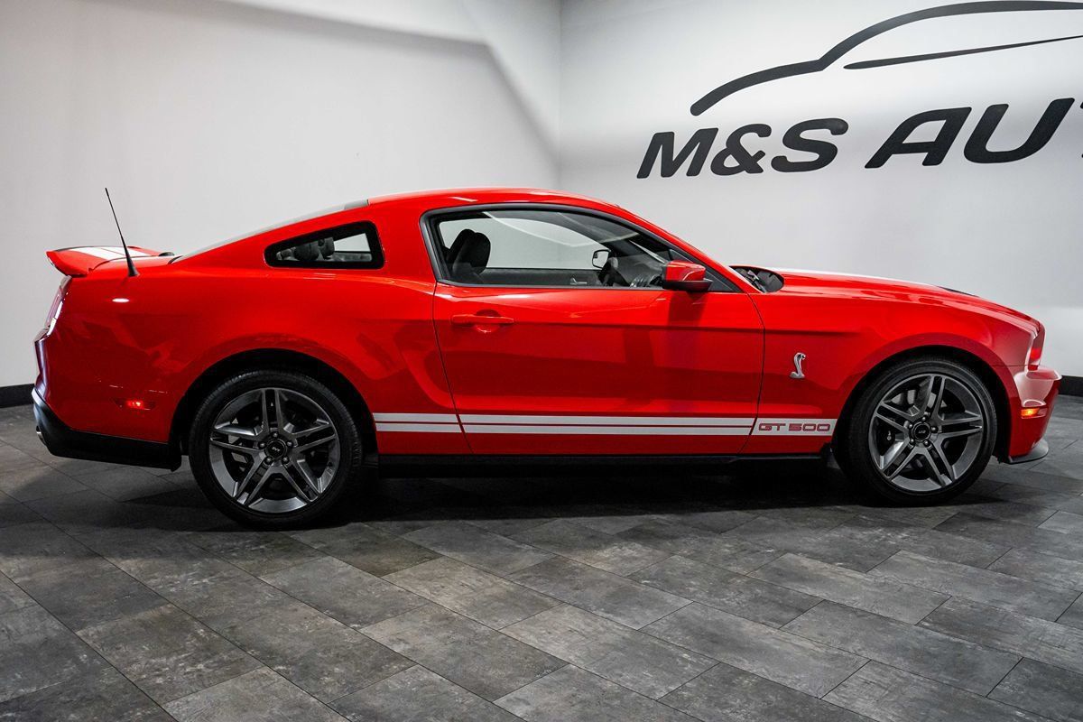 Used 2012 Ford Mustang Shelby GT500 RWD image 6