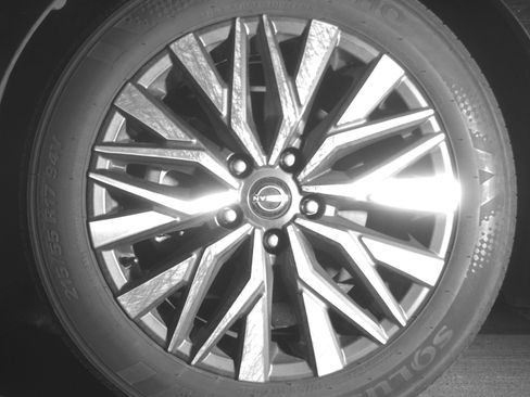 Used 2025 Nissan Altima 2.5 SV FWD image 12