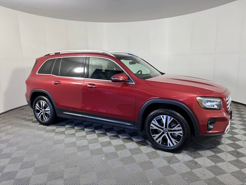 Certified 2025 Mercedes-Benz GLB 250 4MATIC image 7