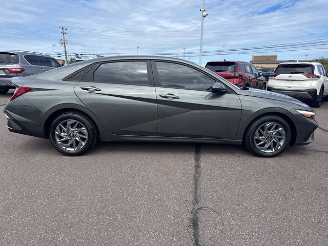 Used 2024 Hyundai Elantra SEL FWD image 4