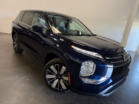 Used 2025 Mitsubishi Outlander SE FWD image 24