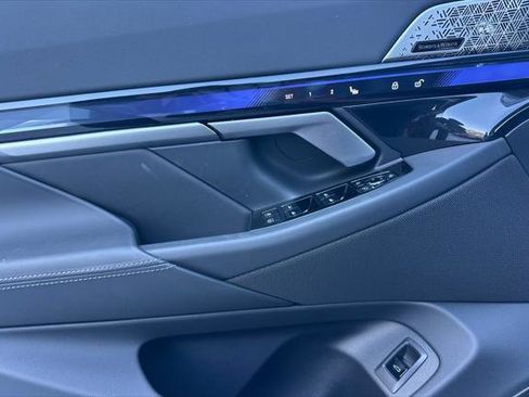 New 2026 BMW 550e xDrive w/ Executive Package AWD/4WD image 10