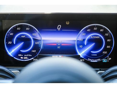 Used 2024 Mercedes-Benz EQB 300 4MATIC image 21