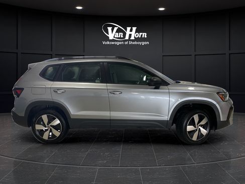 Used 2025 Volkswagen Taos S AWD/4WD image 8