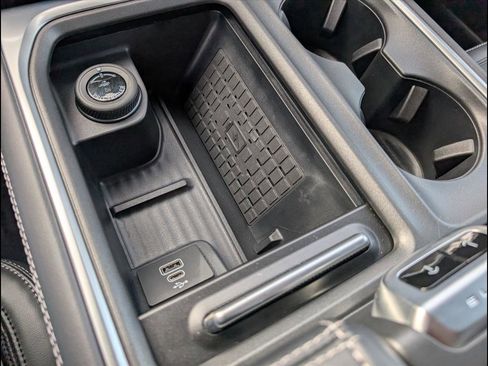 Used 2025 Ford Expedition Max Platinum w/ Driver's Package image 13