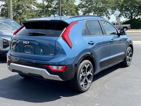 New 2025 Kia Niro EX Touring image 3