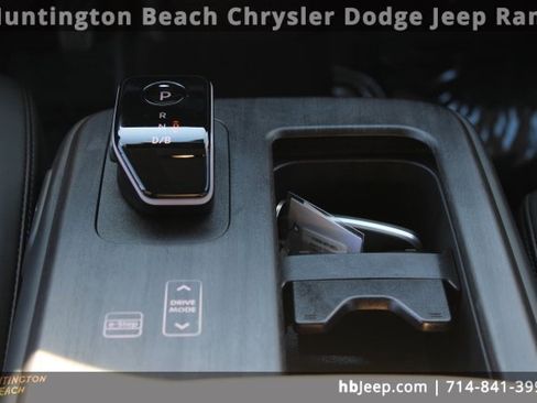 Used 2025 Nissan Ariya FWD image 15