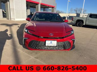 Used 2025 Toyota Camry SE video 2