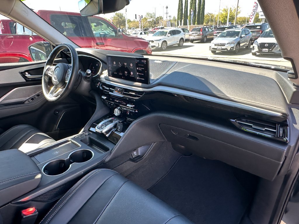 Used 2025 Acura MDX w/ Technology Package FWD image 15