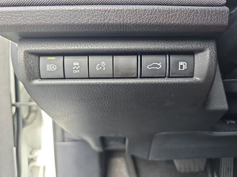 Used 2025 Toyota Camry LE FWD image 23