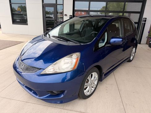 Used 2011 Honda Fit Sport image 3