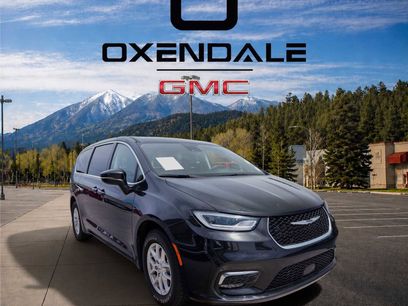 Used 2023 Chrysler Pacifica Touring-L